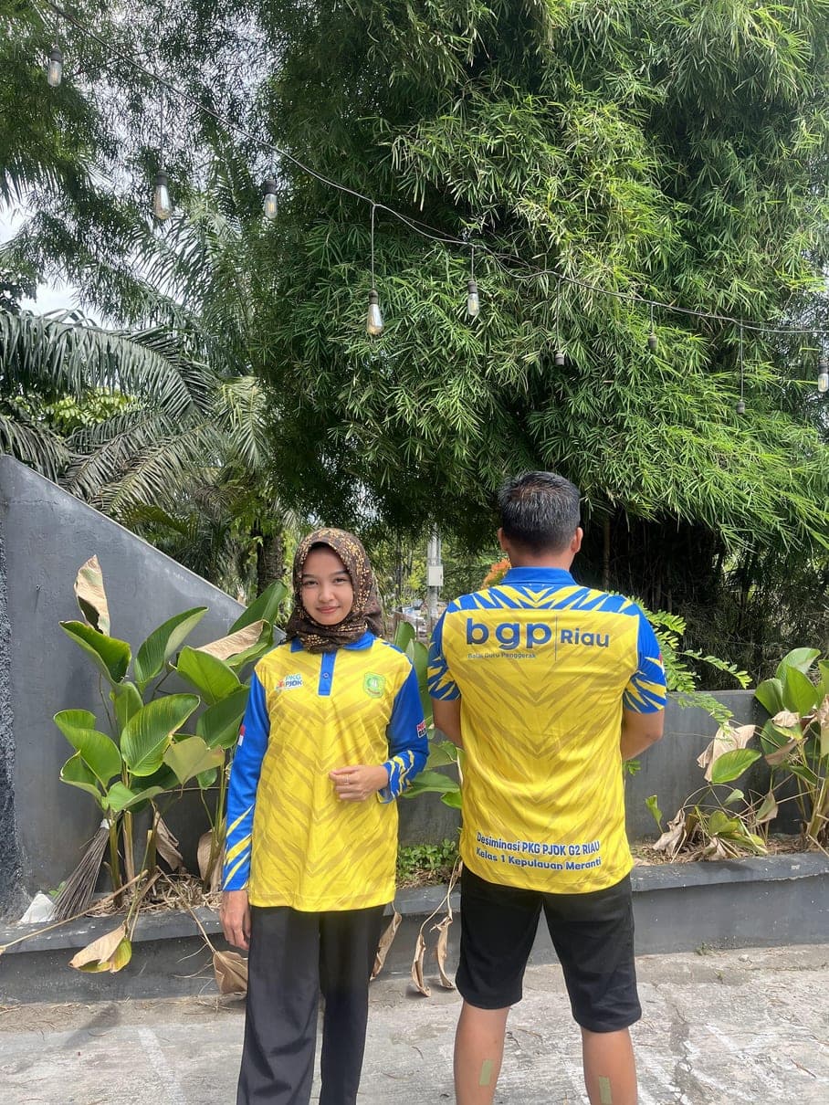 Jersey kuning-biru full printing dipakai dua orang