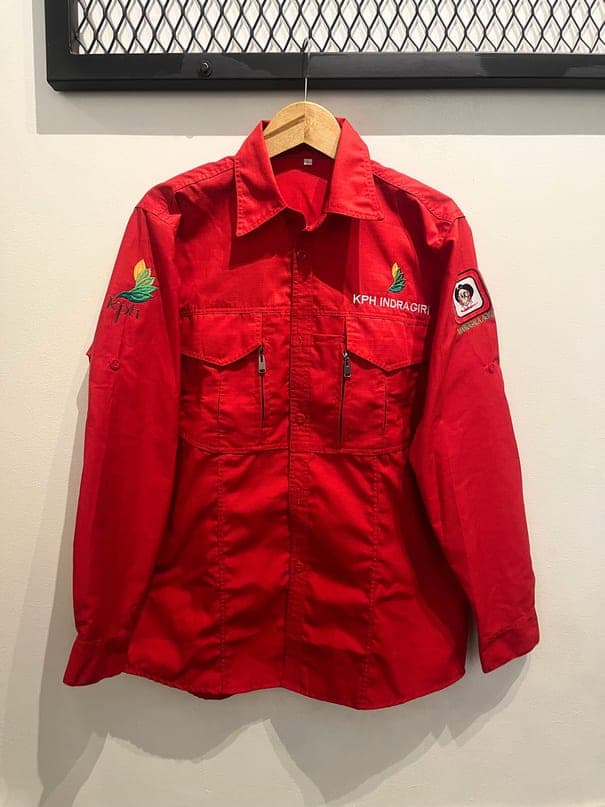 Kemeja PDL merah lengan panjang dengan bordir logo